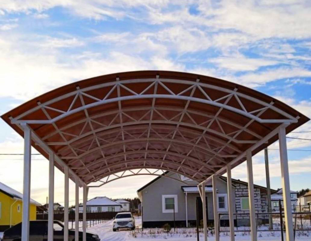 Автонавес на несколько авто Односкатный автонавес из поликарбоната в стиле хай-тек для автомобиля с закрытыми боковинами