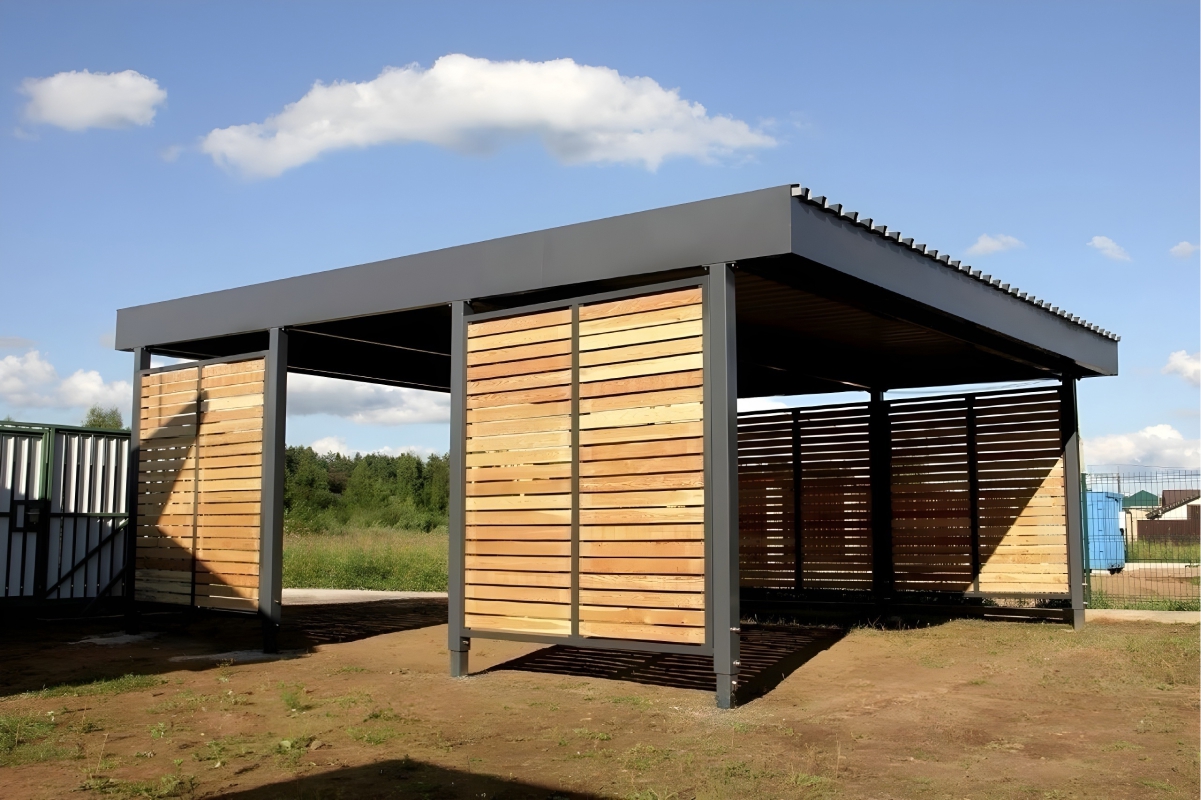 Закрытый навес с односкатной крышей из поликарбоната